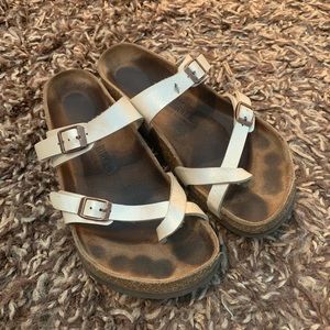 Mayari Birkenstock’s